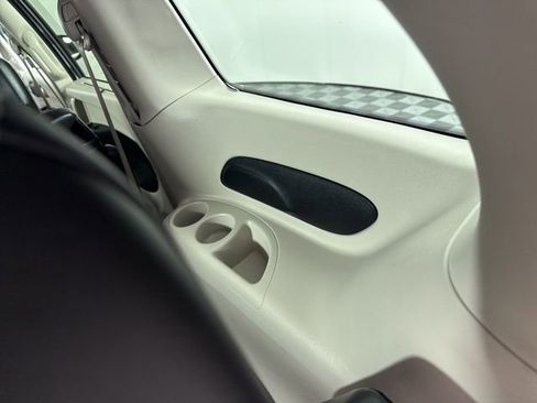 Used 2023 Chrysler Pacifica Touring-L image 30