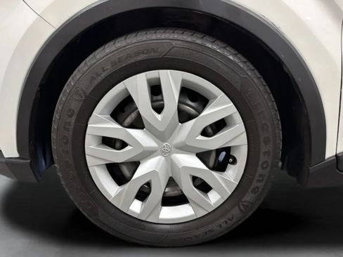 Used 2021 Toyota C-HR LE FWD image 27