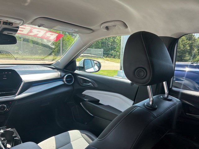 Used 2024 Chevrolet Trax LT FWD image 35