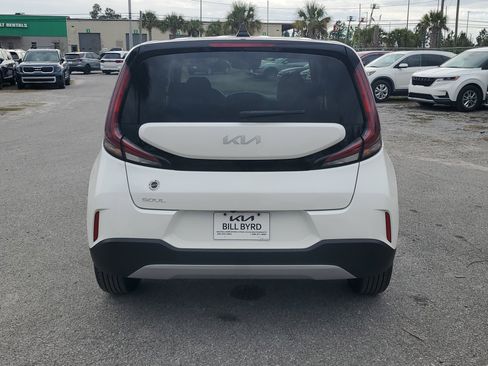 Used 2025 Kia Soul LX image 5