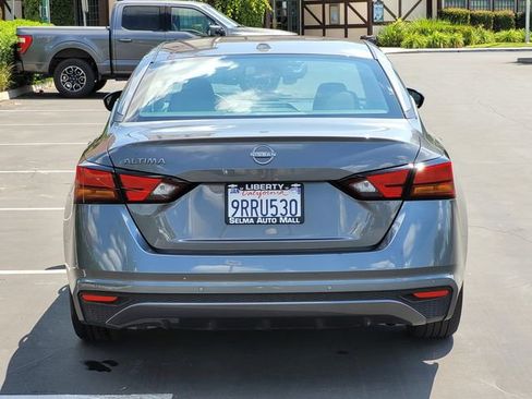 Used 2025 Nissan Altima 2.5 SV FWD image 6