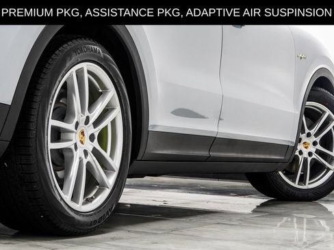 Used 2023 Porsche Cayenne w/ Premium Package AWD/4WD image 21