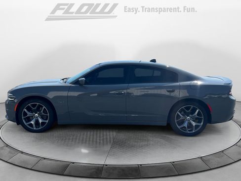 Used 2017 Dodge Charger R/T w/ Plus Group RWD image 5