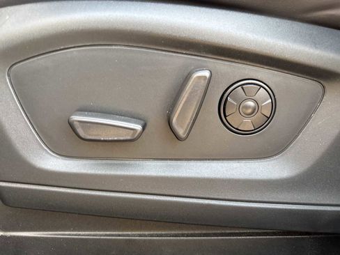 Used 2022 Ford Explorer Platinum w/ Equipment Group 601A image 34