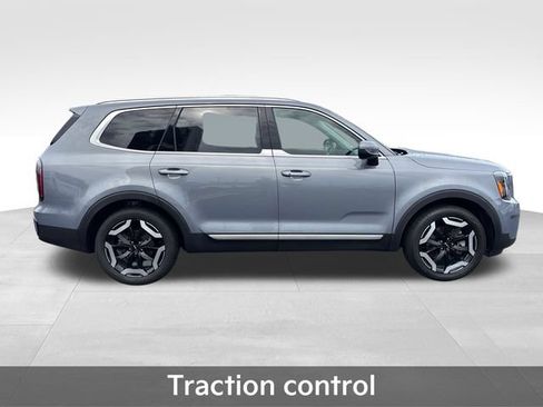 Used 2024 Kia Telluride EX w/ EX Captain's Chair Package AWD/4WD image 9