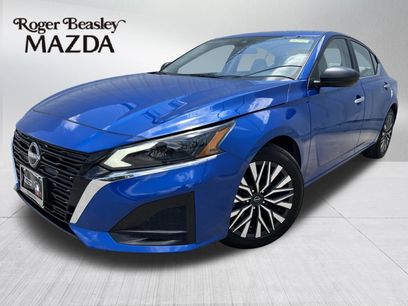 Used 2025 Nissan Altima 2.5 SV