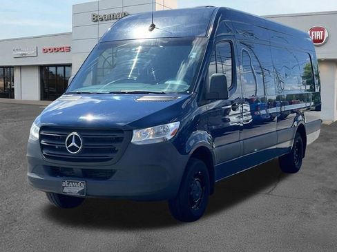 Used 2022 Mercedes-Benz Sprinter 3500 image 3