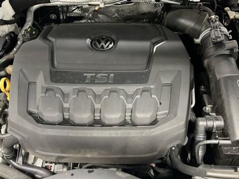 Used 2021 Volkswagen Tiguan SEL AWD/4WD image 27