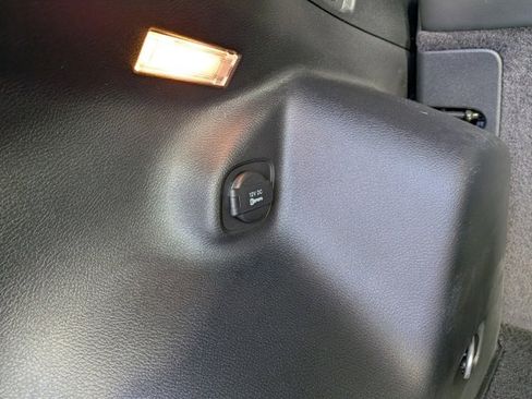 Used 2019 Jeep Cherokee Trailhawk w/ Comfort/Convenience Group image 8