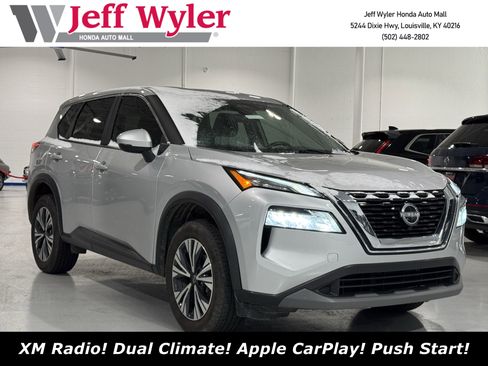 Used 2023 Nissan Rogue SV image 1