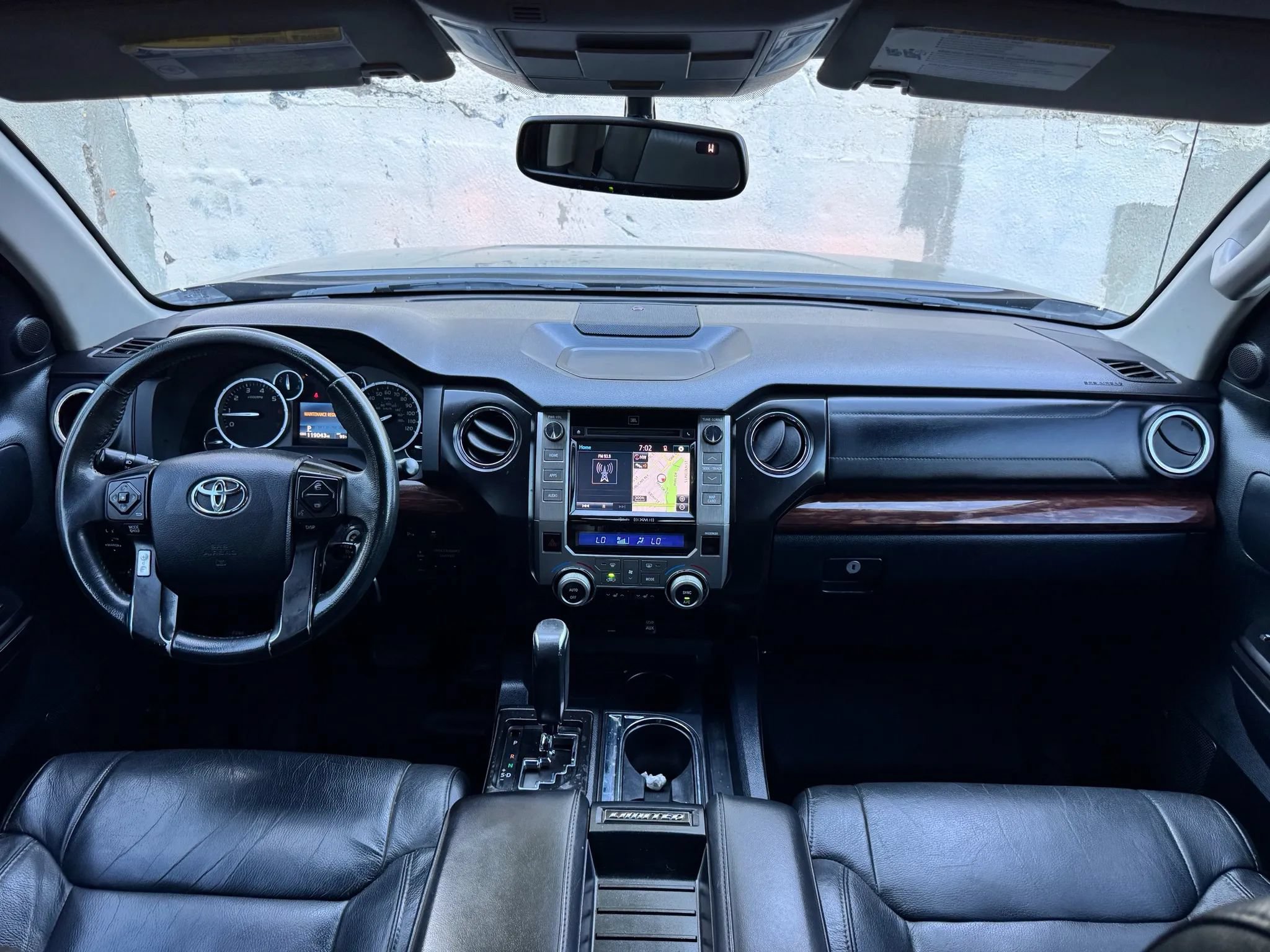 Used 2017 Toyota Tundra Limited w/ Limited Premium Package RWD image 33