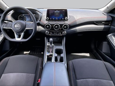 Certified 2025 Nissan Sentra SR FWD image 13