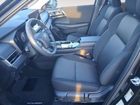 New 2026 Mitsubishi Outlander ES AWD/4WD image 9
