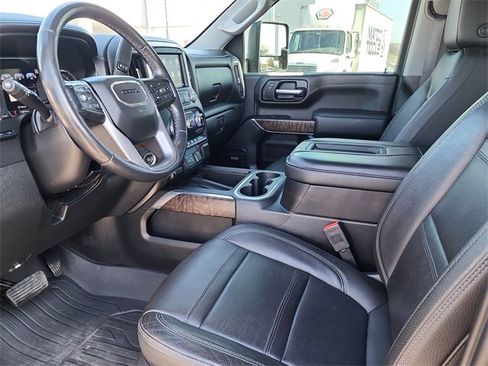 Used 2020 GMC Sierra 2500 Denali w/ Denali Ultimate Package image 16