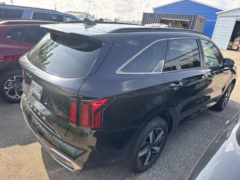 Used 2022 Kia Sorento EX w/ Panoramic Sunroof Package FWD image 13