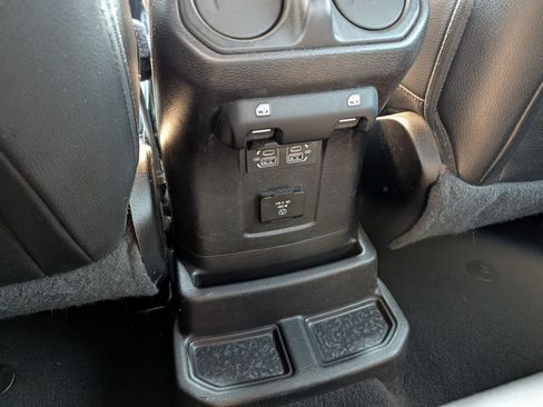 Used 2021 Jeep Wrangler Unlimited Sahara AWD/4WD image 24