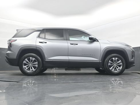 Used 2025 Chevrolet Equinox LT FWD image 35