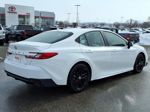 Certified 2025 Toyota Camry SE image 4