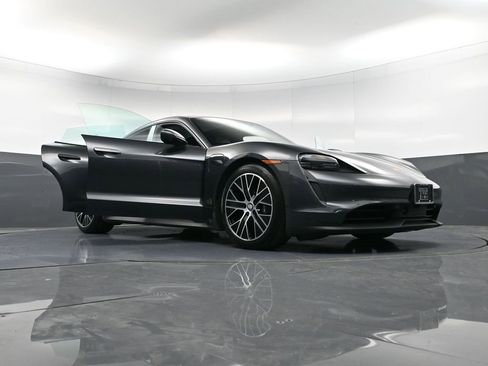 Certified 2022 Porsche Taycan image 40