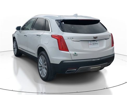 Used 2017 Cadillac XT5 Platinum image 3