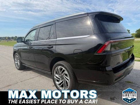 Used 2025 Lincoln Navigator Reserve AWD/4WD image 12