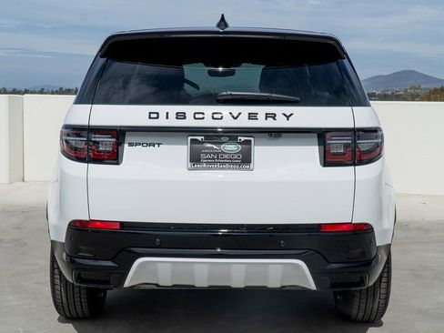Used 2025 Land Rover Discovery Sport Dynamic SE image 4
