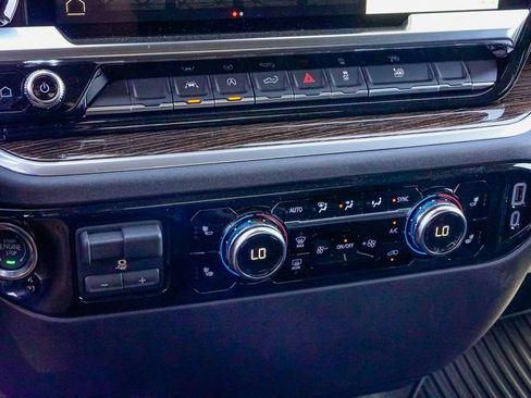 New 2026 GMC Sierra 1500 SLE AWD/4WD image 17