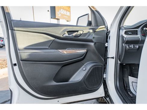 Used 2023 GMC Acadia SLE w/ Driver Convenience Package image 6