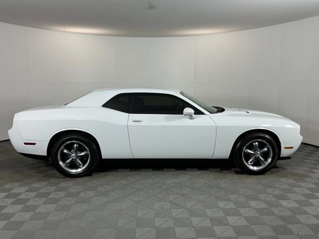 Used 2013 Dodge Challenger SXT RWD image 4