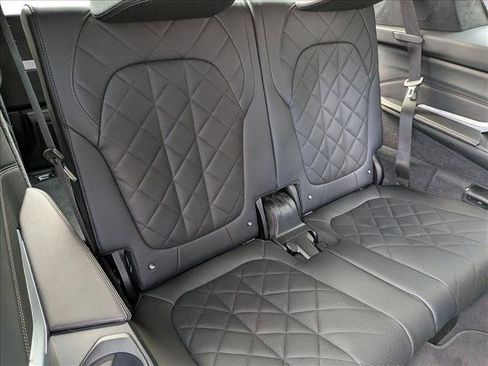Used 2023 BMW X7 xDrive40i w/ M Sport Package image 21