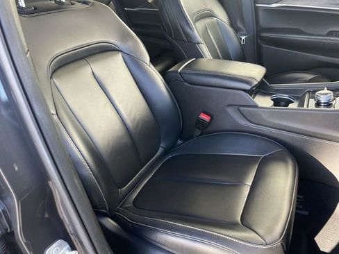 Used 2024 Jeep Grand Cherokee Limited AWD/4WD image 25