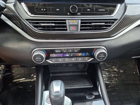Used 2023 Nissan Altima 2.0 SR FWD image 26
