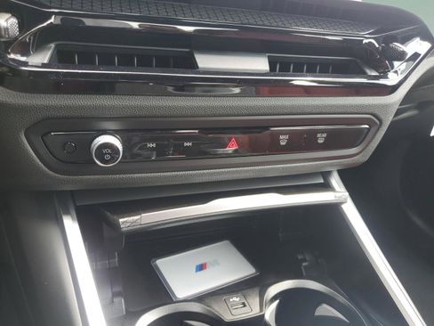 Used 2025 BMW 330i Sedan w/ M Sport Package image 25