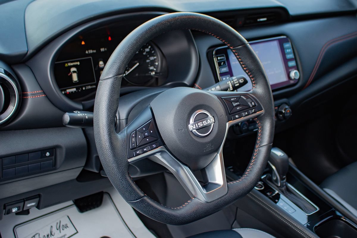 Used 2023 Nissan Kicks SR w/ SR Premium Package FWD image 21
