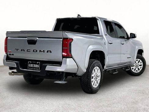 Used 2025 Toyota Tacoma SR5 AWD/4WD image 2