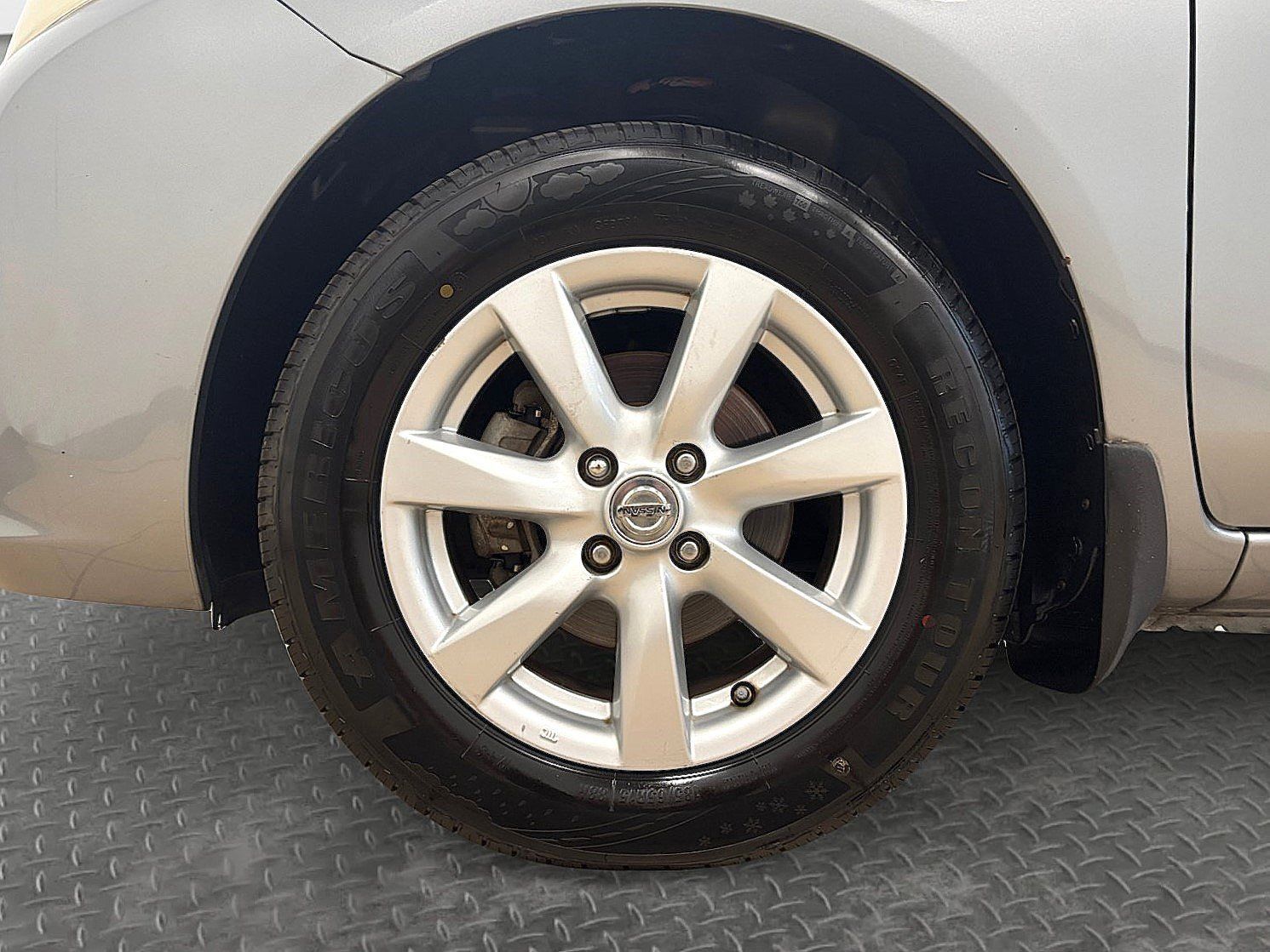 Used 2012 Nissan Versa FWD image 34
