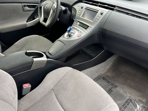 Used 2015 Toyota Prius Two image 19
