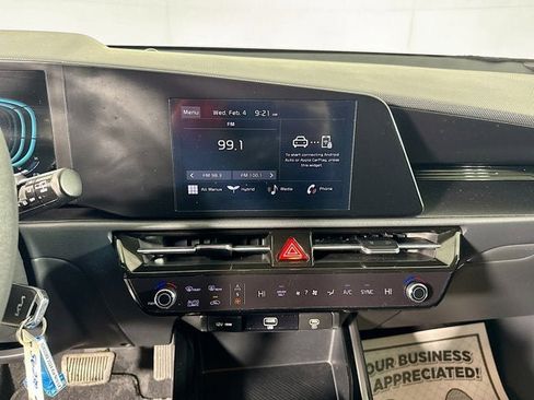 Used 2024 Kia Niro LX image 10