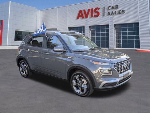 Used 2025 Hyundai Venue SEL image 3