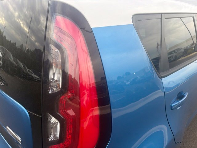 Used 2017 Kia Soul EV FWD image 7
