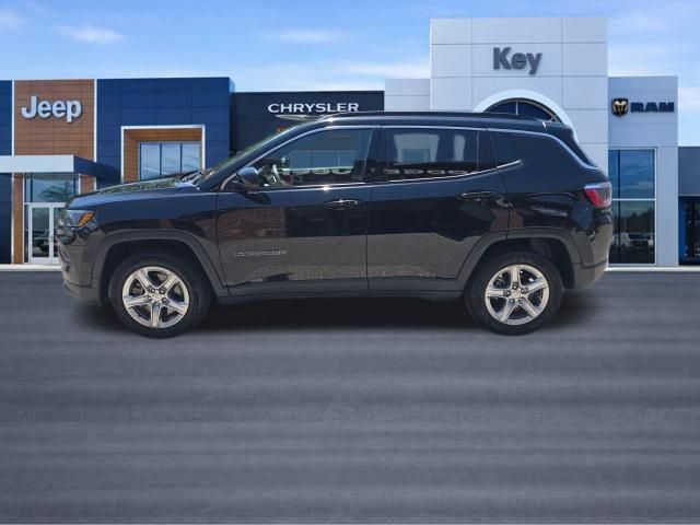 Used 2024 Jeep Compass Latitude AWD/4WD image 5