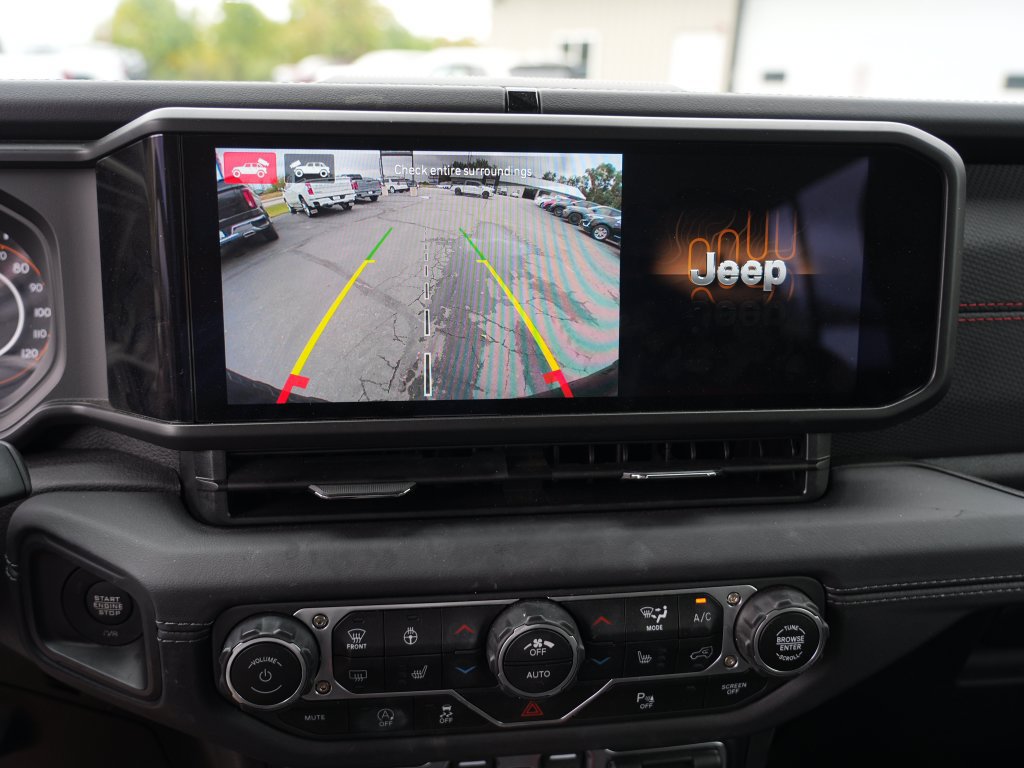 Used 2025 Jeep Wrangler Unlimited Rubicon AWD/4WD image 28