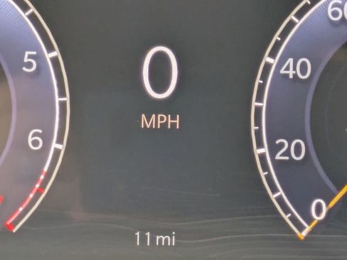 New 2025 Jeep Grand Cherokee Laredo w/ Luxury Tech Group I AWD/4WD image 31