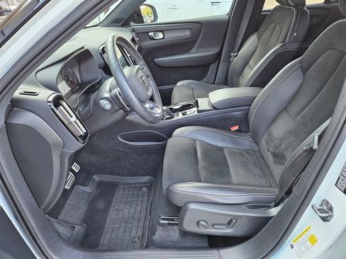 Used 2019 Volvo XC40 T5 R-Design AWD/4WD image 16