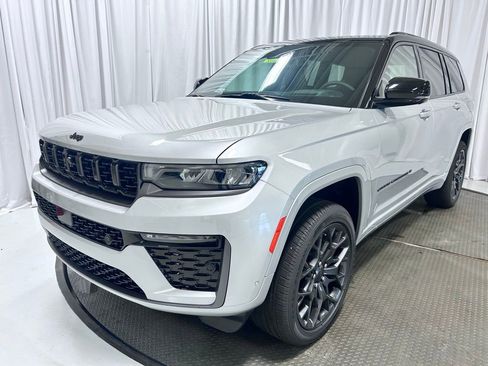 New 2026 Jeep Grand Cherokee L Summit AWD/4WD image 29