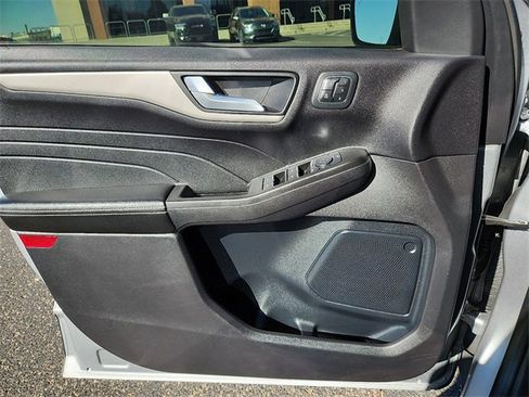 Used 2021 Ford Escape SEL w/ Technology Package image 15