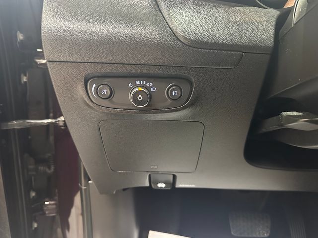 Used 2021 Buick Encore GX Select w/ Experience Buick Package FWD image 18