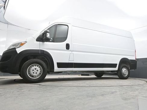 Used 2025 RAM ProMaster 2500 w/ Convenience Group image 32