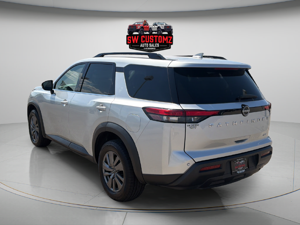 Used 2024 Nissan Pathfinder SV FWD image 5