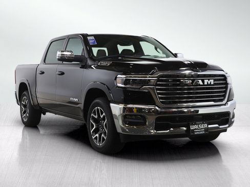 Used 2025 RAM 1500 Laramie AWD/4WD image 7
